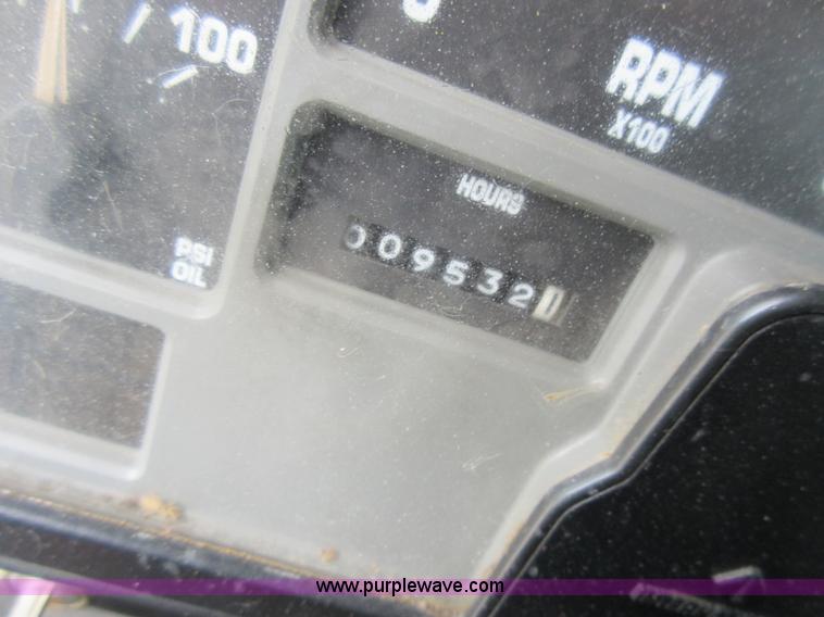 image for item G3687 1998 International 4900 digger derrick truck