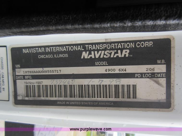 image for item G3687 1998 International 4900 digger derrick truck