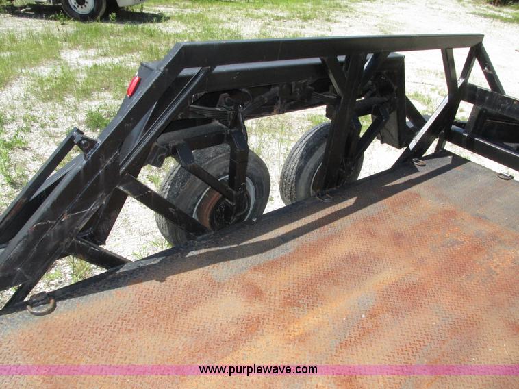 image for item H4617 2006 Biljax ET12000 hydraulic drop deck equipment trailer