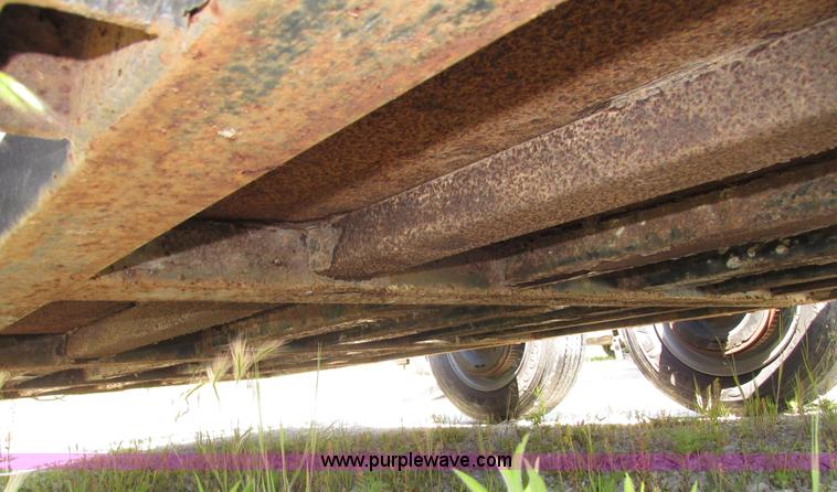 image for item H4617 2006 Biljax ET12000 hydraulic drop deck equipment trailer