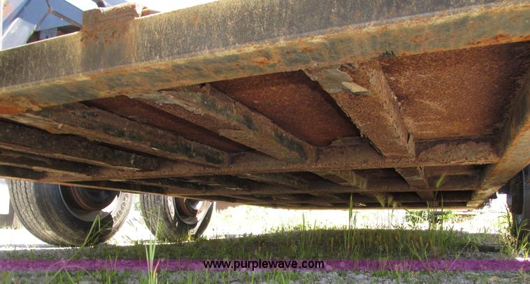 image for item H4617 2006 Biljax ET12000 hydraulic drop deck equipment trailer