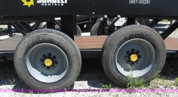 image for item H4617 2006 Biljax ET12000 hydraulic drop deck equipment trailer