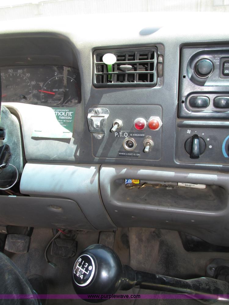 image for item H4620 1999 Ford F550 Super Duty XL service truck with crane