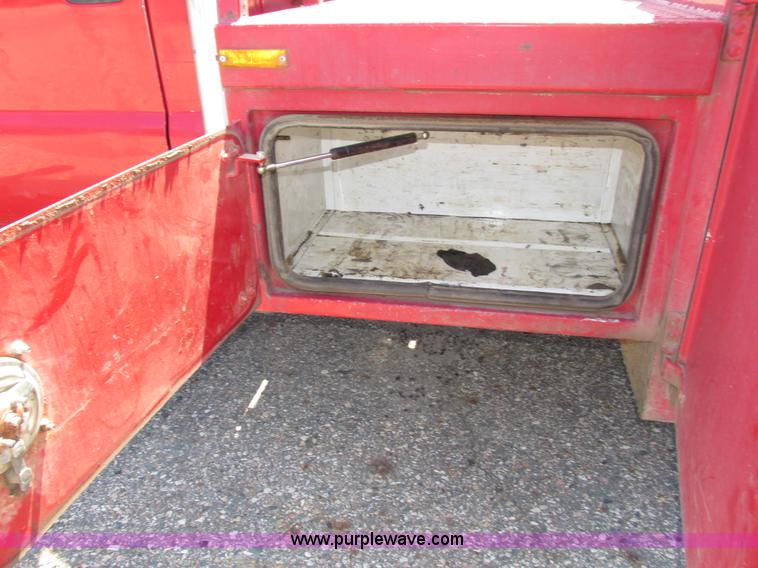 image for item H4620 1999 Ford F550 Super Duty XL service truck with crane