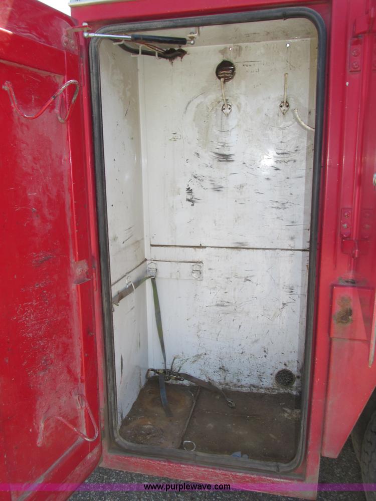 image for item H4620 1999 Ford F550 Super Duty XL service truck with crane