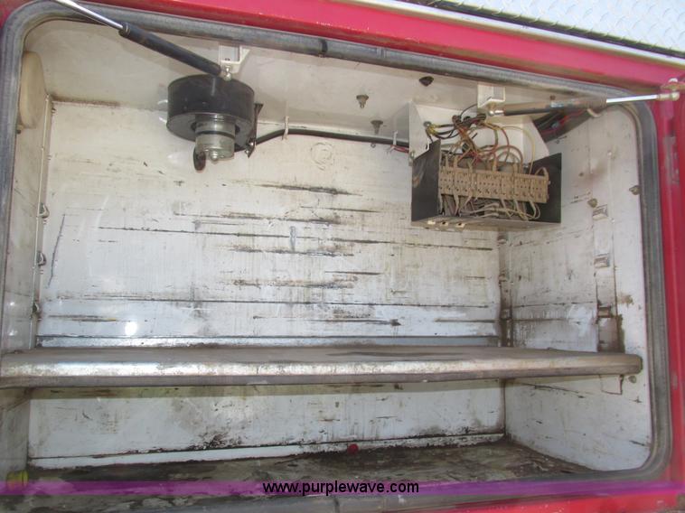 image for item H4620 1999 Ford F550 Super Duty XL service truck with crane