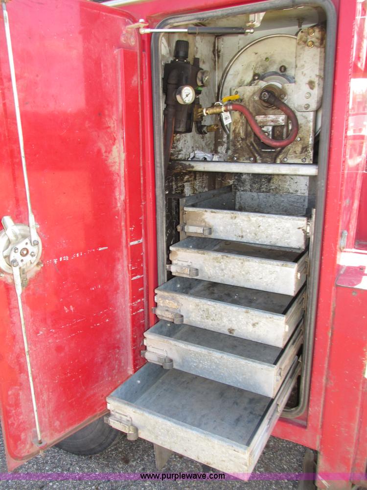 image for item H4620 1999 Ford F550 Super Duty XL service truck with crane