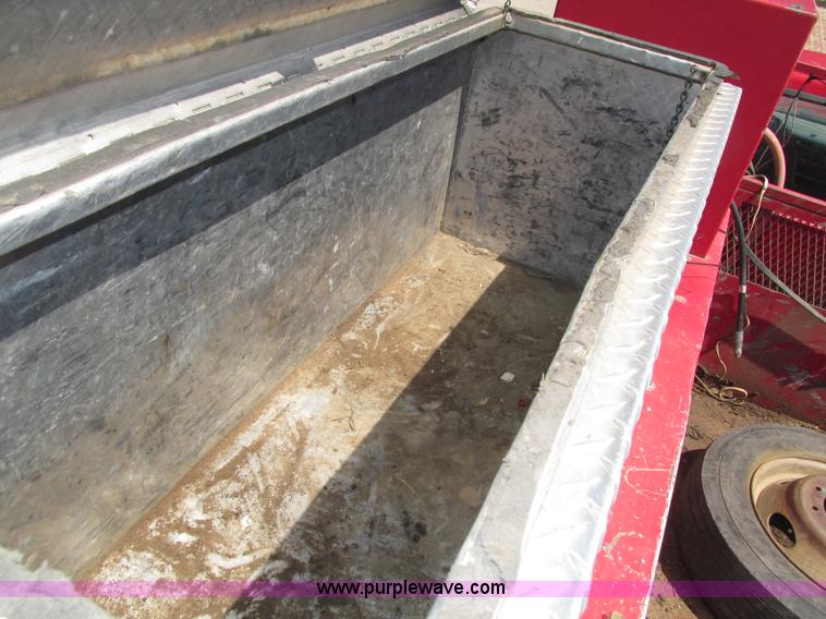 image for item H4620 1999 Ford F550 Super Duty XL service truck with crane