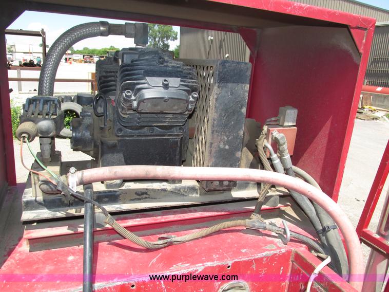 image for item H4620 1999 Ford F550 Super Duty XL service truck with crane