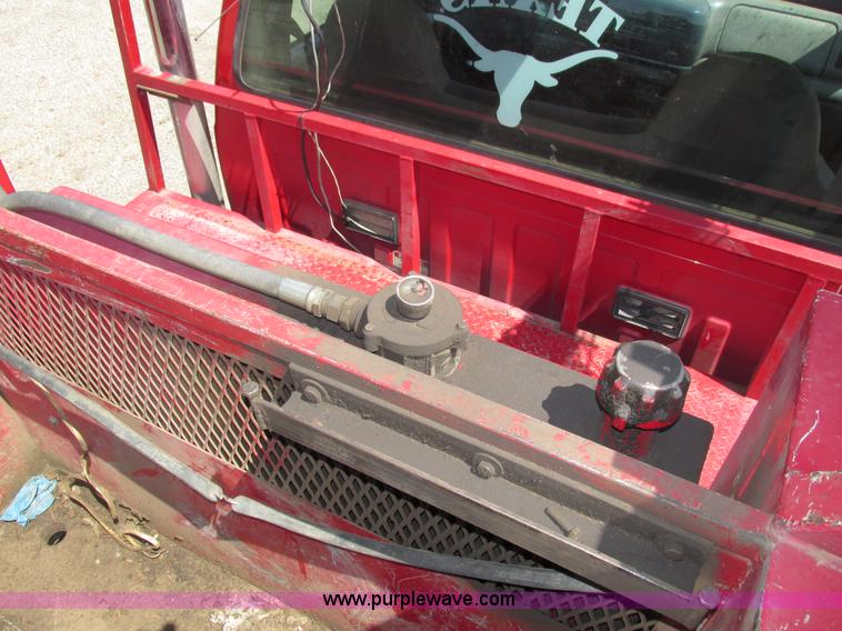 image for item H4620 1999 Ford F550 Super Duty XL service truck with crane