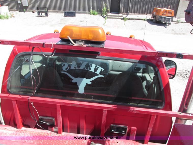 image for item H4620 1999 Ford F550 Super Duty XL service truck with crane