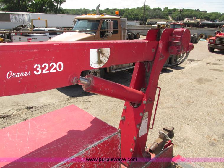 image for item H4620 1999 Ford F550 Super Duty XL service truck with crane