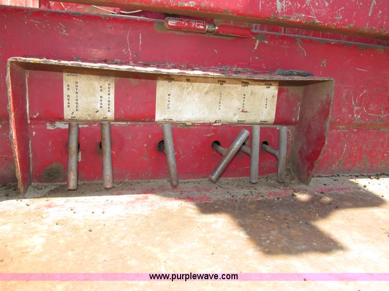 image for item H4620 1999 Ford F550 Super Duty XL service truck with crane