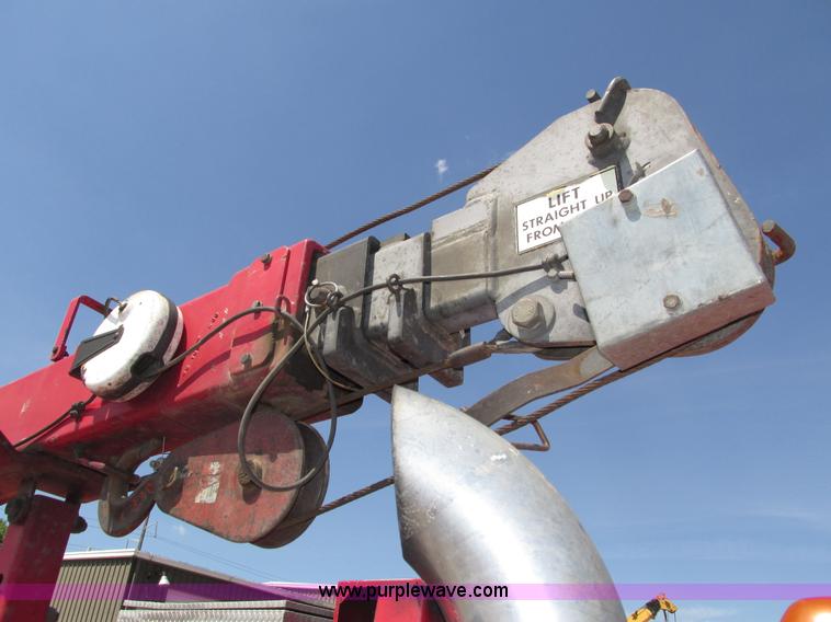 image for item H4620 1999 Ford F550 Super Duty XL service truck with crane