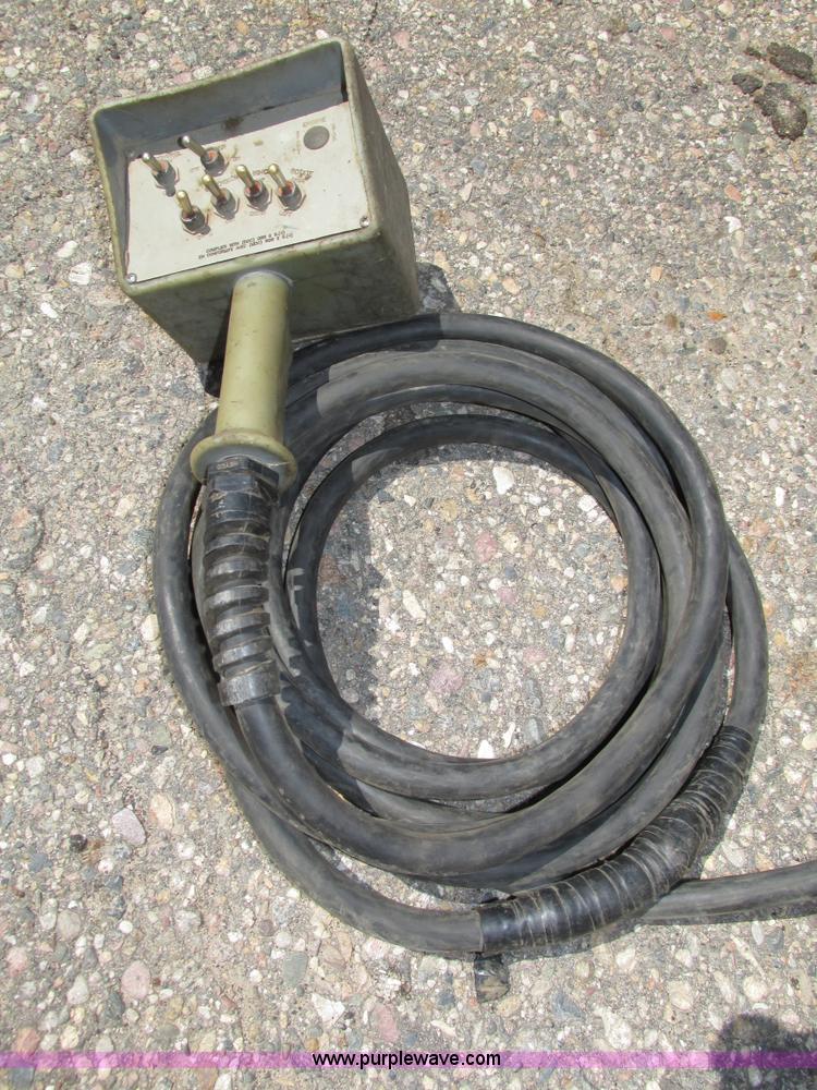 image for item H4620 1999 Ford F550 Super Duty XL service truck with crane