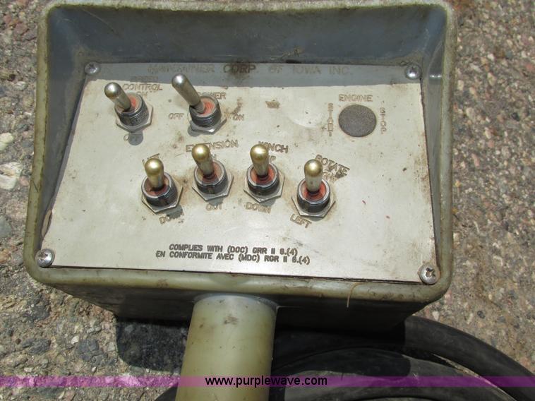 image for item H4620 1999 Ford F550 Super Duty XL service truck with crane