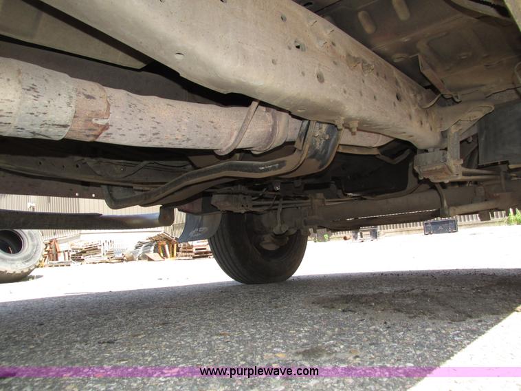 image for item H4620 1999 Ford F550 Super Duty XL service truck with crane