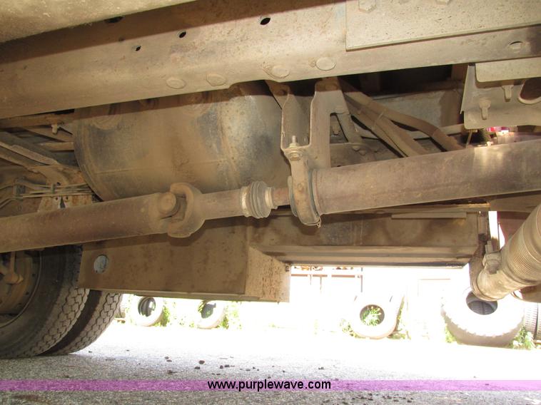 image for item H4620 1999 Ford F550 Super Duty XL service truck with crane