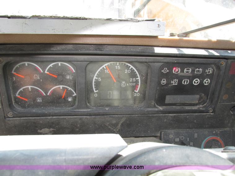 image for item H4628 1996 Caterpillar 960F wheel loader