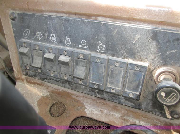 image for item H4628 1996 Caterpillar 960F wheel loader