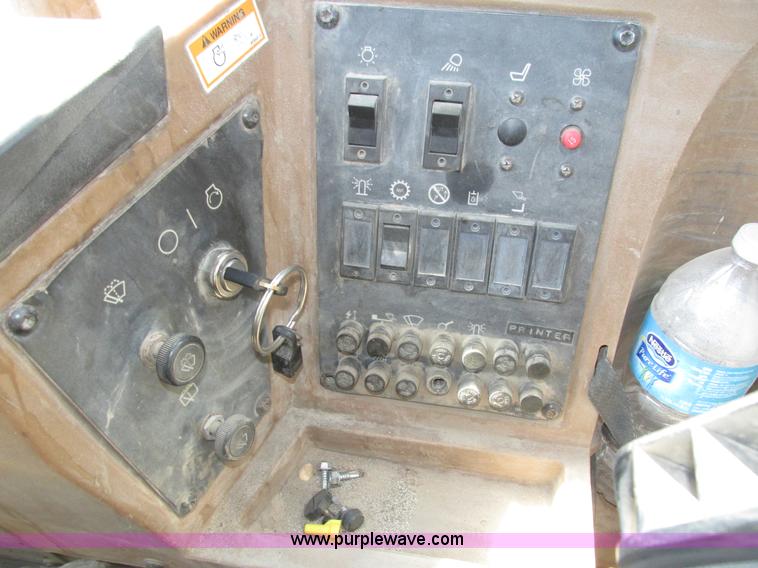 image for item H4628 1996 Caterpillar 960F wheel loader