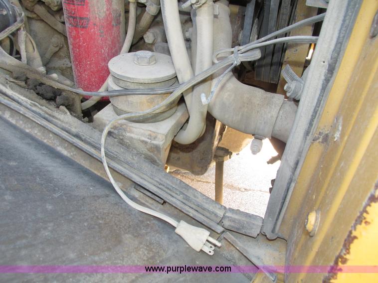 image for item H4628 1996 Caterpillar 960F wheel loader