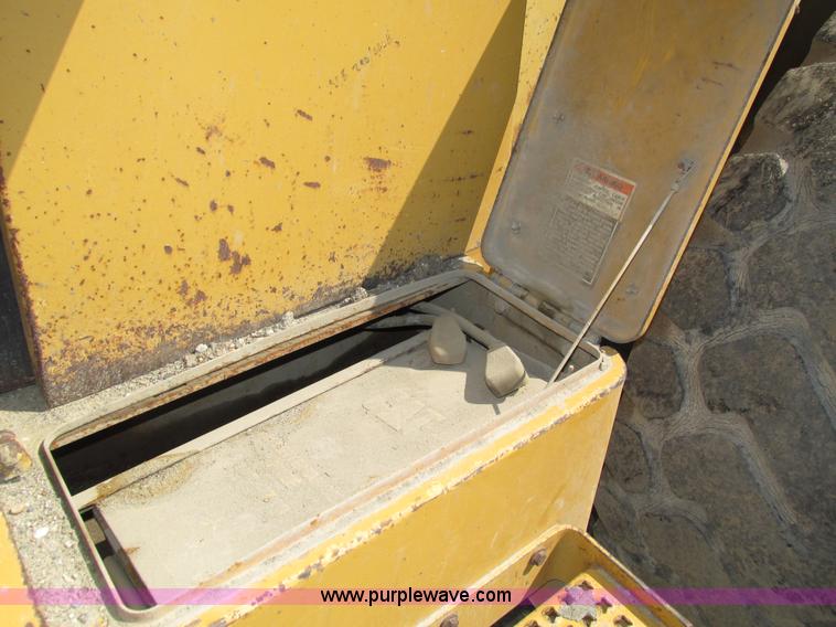 image for item H4628 1996 Caterpillar 960F wheel loader