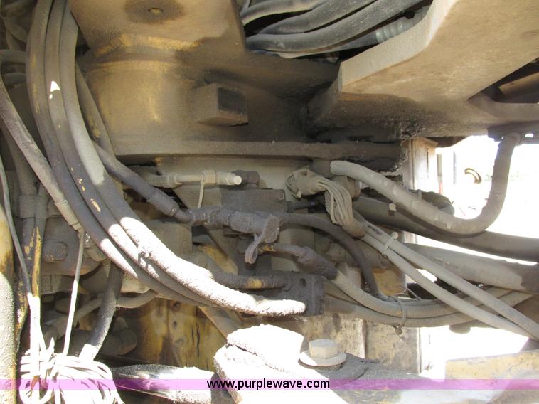 image for item H4628 1996 Caterpillar 960F wheel loader