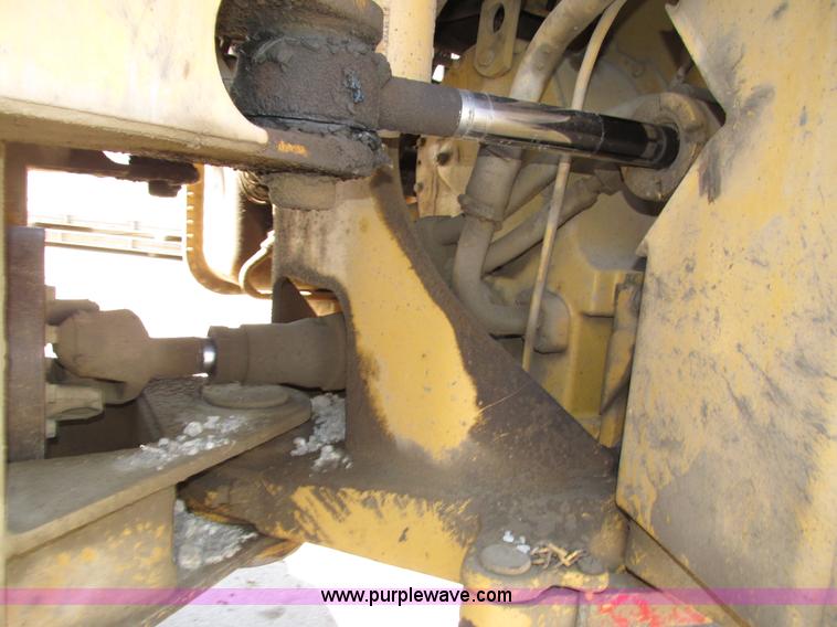 image for item H4628 1996 Caterpillar 960F wheel loader