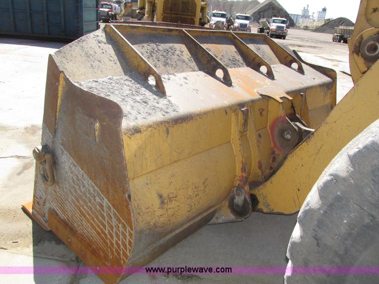 image for item H4628 1996 Caterpillar 960F wheel loader