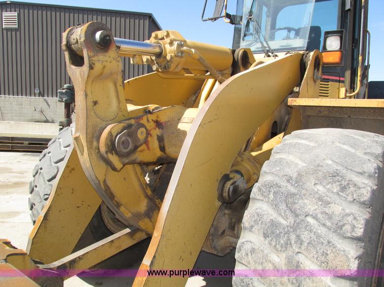 image for item H4628 1996 Caterpillar 960F wheel loader