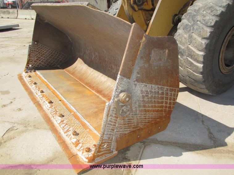 image for item H4628 1996 Caterpillar 960F wheel loader