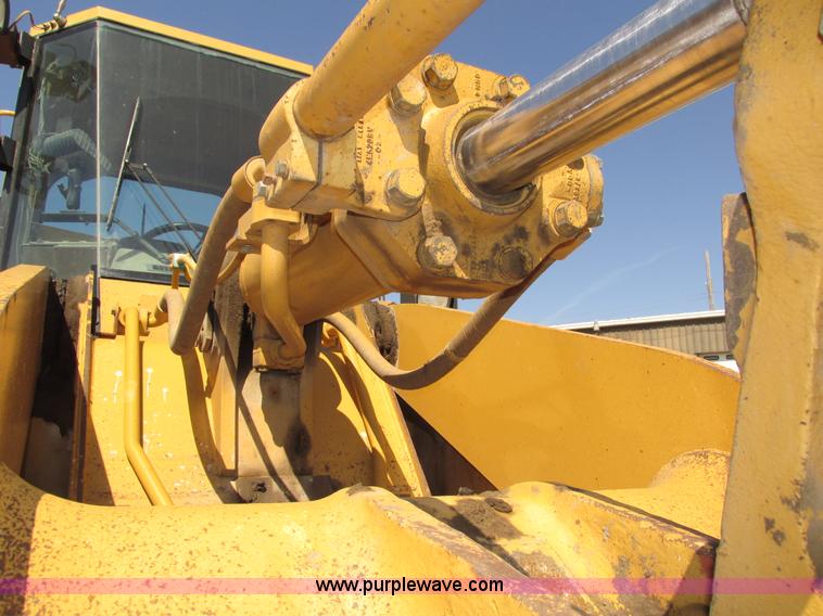 image for item H4628 1996 Caterpillar 960F wheel loader