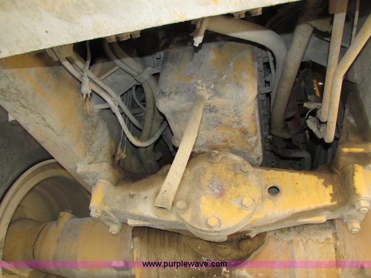 image for item H4628 1996 Caterpillar 960F wheel loader