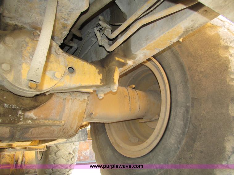 image for item H4628 1996 Caterpillar 960F wheel loader