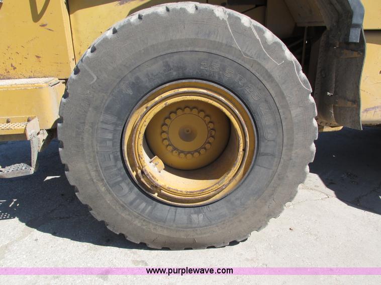 image for item H4628 1996 Caterpillar 960F wheel loader