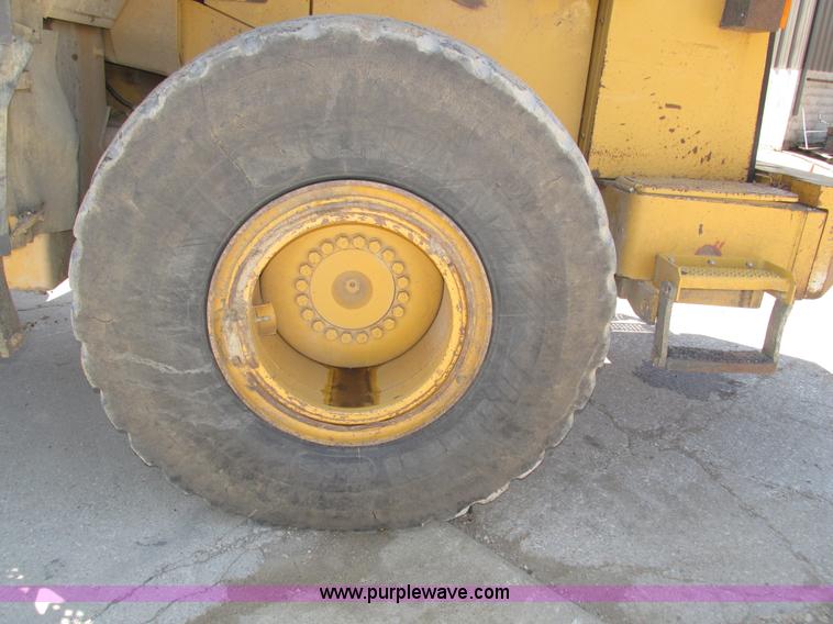 image for item H4628 1996 Caterpillar 960F wheel loader