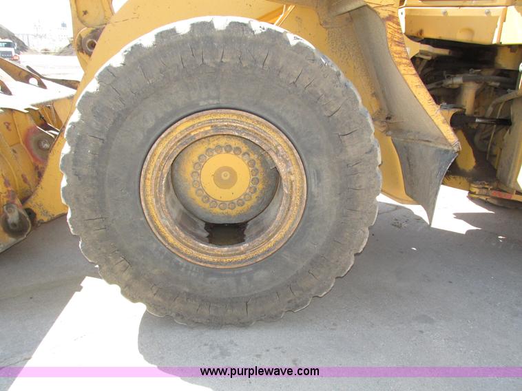 image for item H4628 1996 Caterpillar 960F wheel loader