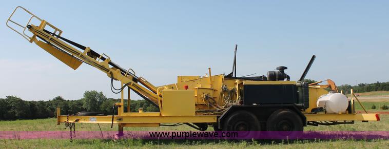 image for item H5811 2002 Packer 750 grinder