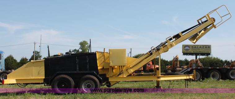 image for item H5811 2002 Packer 750 grinder