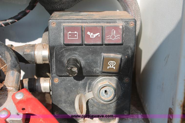 image for item H5811 2002 Packer 750 grinder