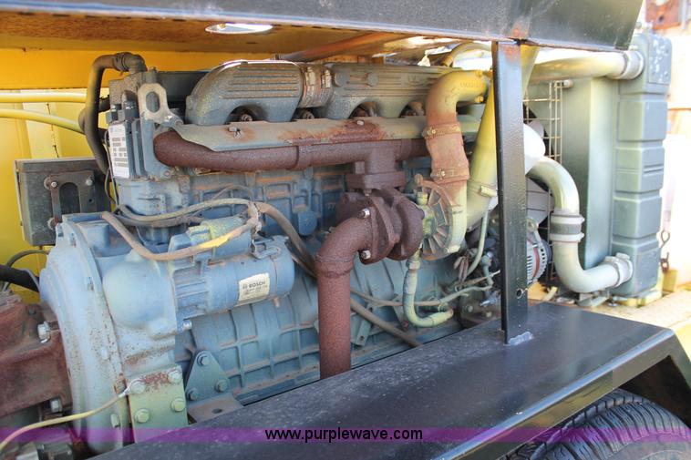 image for item H5811 2002 Packer 750 grinder