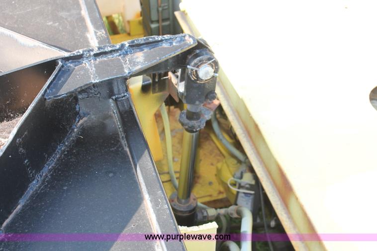 image for item H5811 2002 Packer 750 grinder