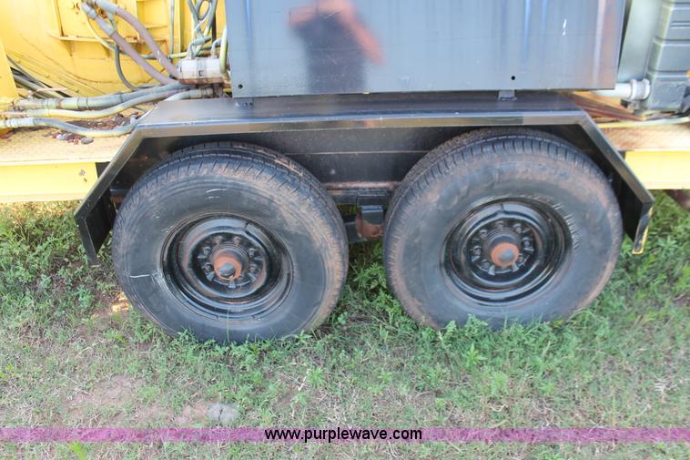 image for item H5811 2002 Packer 750 grinder