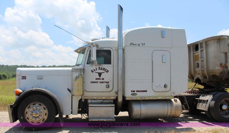 image for item I1643 1997 Peterbilt 379 semi truck
