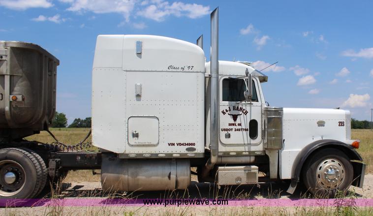 image for item I1643 1997 Peterbilt 379 semi truck