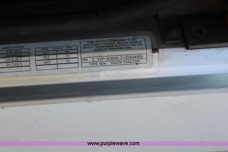 image for item I1643 1997 Peterbilt 379 semi truck