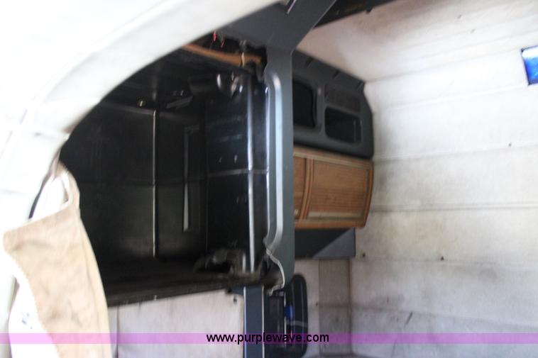 image for item I1643 1997 Peterbilt 379 semi truck