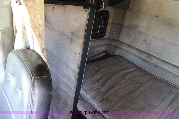 image for item I1643 1997 Peterbilt 379 semi truck