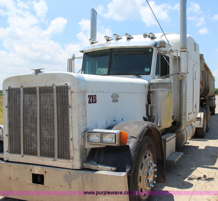 image for item I1643 1997 Peterbilt 379 semi truck